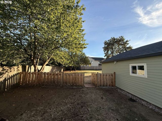 5811 Ne 47TH St, Vancouver, WA 98661