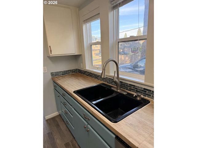 5811 Ne 47TH St, Vancouver, WA 98661