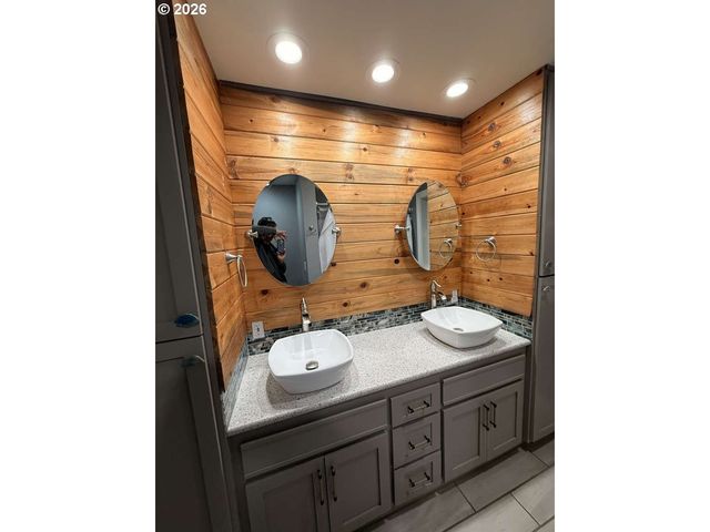 5811 Ne 47TH St, Vancouver, WA 98661