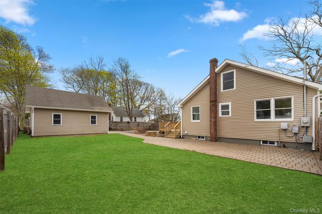 3 Ocean Avenue, Mastic, NY 11950