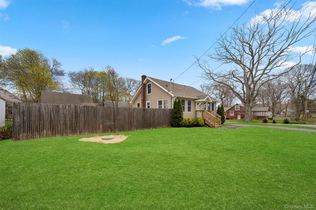 3 Ocean Avenue, Mastic, NY 11950