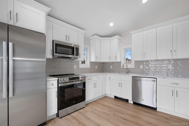 3 Ocean Avenue, Mastic, NY 11950