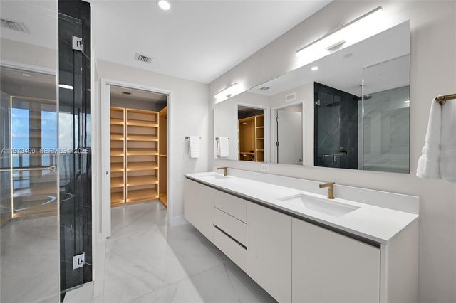 700 NE 24 3106, Miami, FL 33137