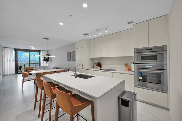 700 NE 24 3106, Miami, FL 33137