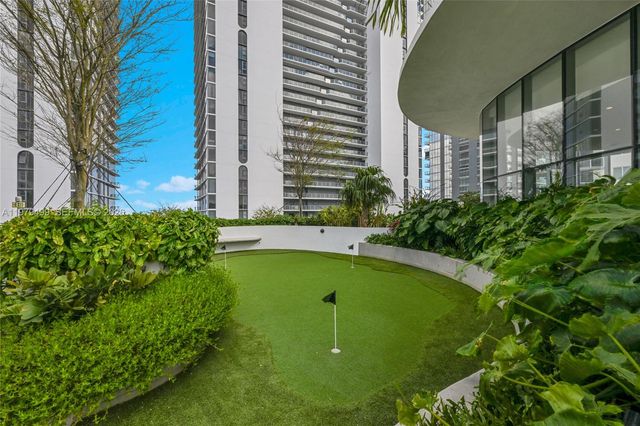 700 NE 24 3106, Miami, FL 33137