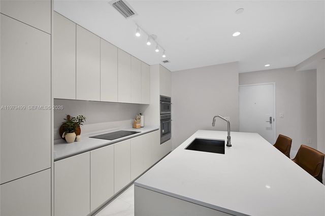 700 NE 24 3106, Miami, FL 33137