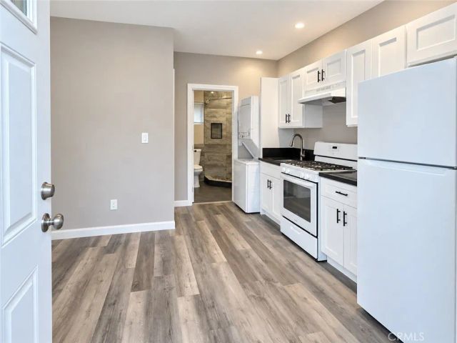 6463 Woodlake Avenue, West Hills, CA 91307