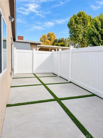 6463 Woodlake Avenue, West Hills, CA 91307