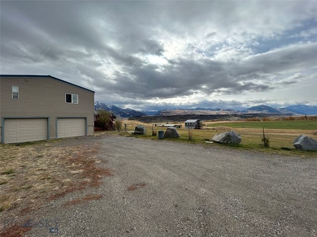 5 Aquila Lane, Emigrant, MT 59027