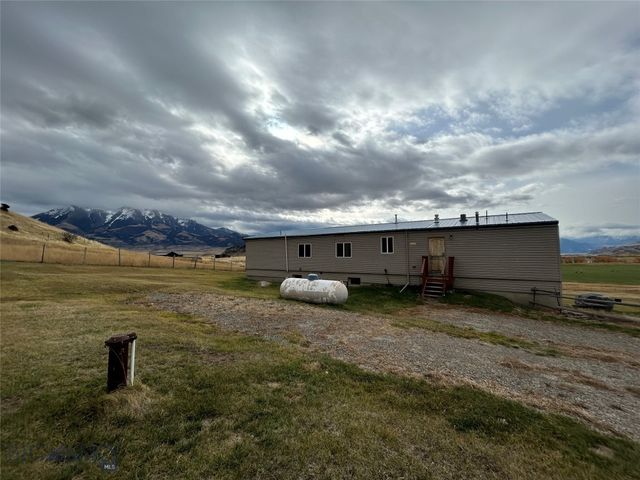 5 Aquila Lane, Emigrant, MT 59027