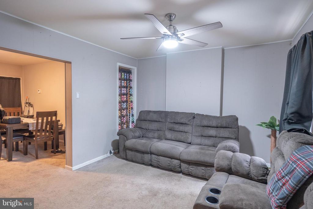 17 W MONROE ST, Mount Holly, NJ 08060