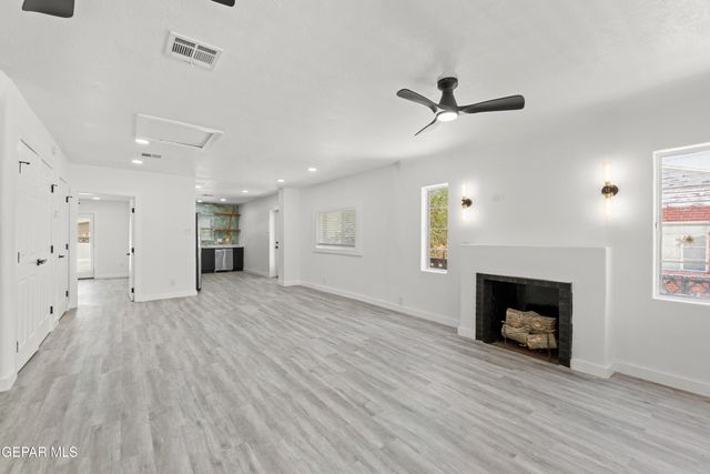 3221 N STANTON Street, El Paso, TX 79902