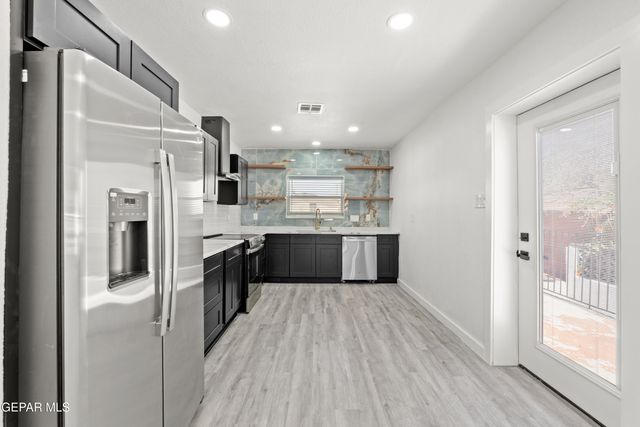 3221 N STANTON Street, El Paso, TX 79902