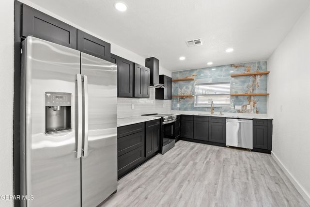3221 N STANTON Street, El Paso, TX 79902