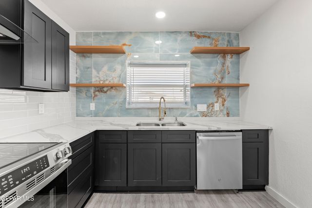 3221 N STANTON Street, El Paso, TX 79902