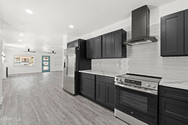3221 N STANTON Street, El Paso, TX 79902