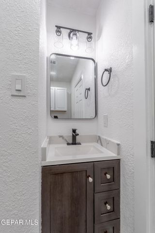 3221 N STANTON Street, El Paso, TX 79902