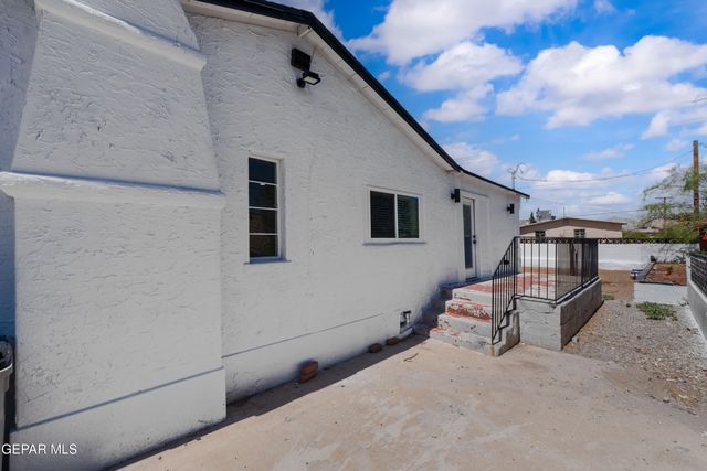 3221 N STANTON Street, El Paso, TX 79902