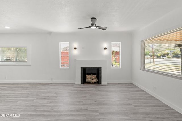 3221 N STANTON Street, El Paso, TX 79902