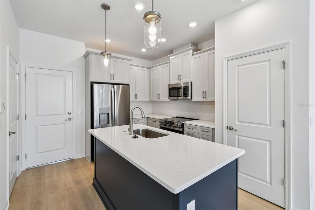 Image 6 of property listing at 4333 ROUSH AVENUE, Orlando, FL 32803