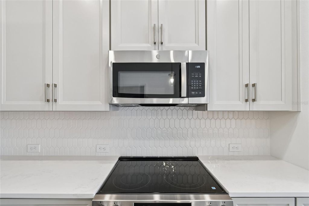 Image 8 of property listing at 4333 ROUSH AVENUE, Orlando, FL 32803