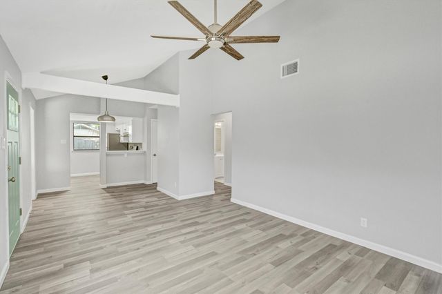 505 Old West DR B, Round Rock, TX 78681