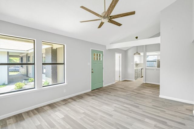 505 Old West DR B, Round Rock, TX 78681