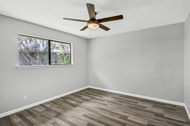 505 Old West DR B, Round Rock, TX 78681