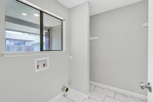 505 Old West DR B, Round Rock, TX 78681