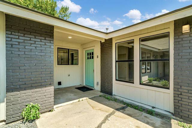 505 Old West DR B, Round Rock, TX 78681