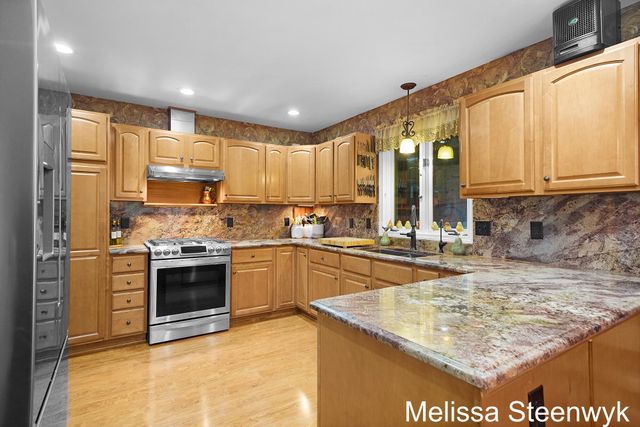 2740 Hittle Creek Drive, Fruitport Twp, MI 49415