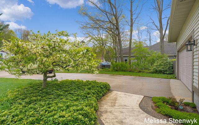 2740 Hittle Creek Drive, Fruitport Twp, MI 49415