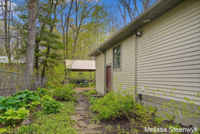 2740 Hittle Creek Drive, Fruitport Twp, MI 49415