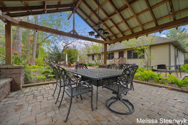2740 Hittle Creek Drive, Fruitport Twp, MI 49415
