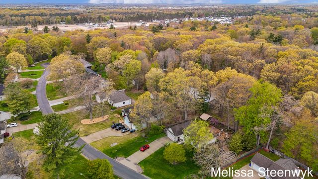 2740 Hittle Creek Drive, Fruitport Twp, MI 49415