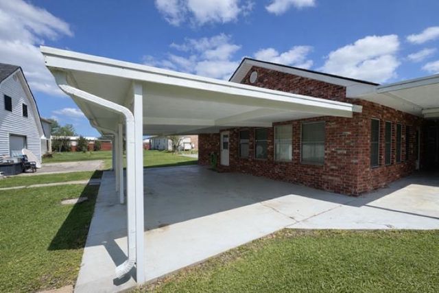 4126 Bayouside Dr, Houma, LA 70363