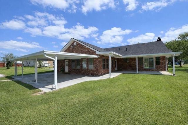 4126 Bayouside Dr, Houma, LA 70363