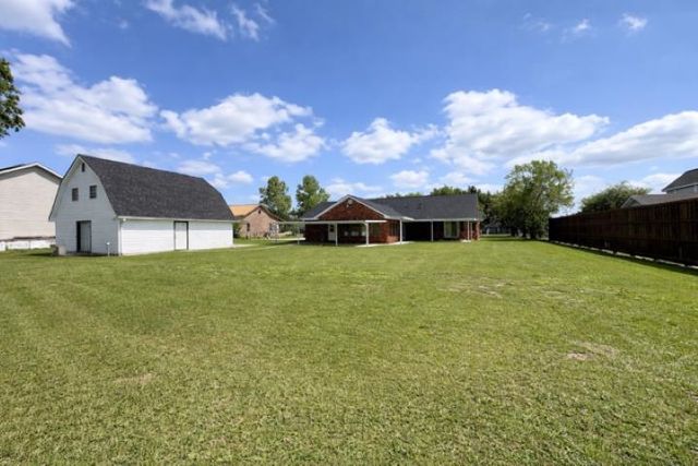 4126 Bayouside Dr, Houma, LA 70363