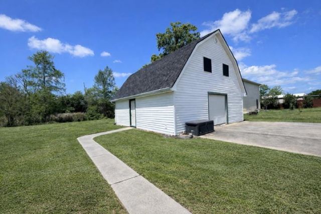 4126 Bayouside Dr, Houma, LA 70363