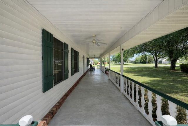 4126 Bayouside Dr, Houma, LA 70363