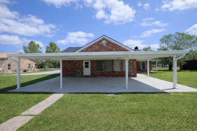 4126 Bayouside Dr, Houma, LA 70363