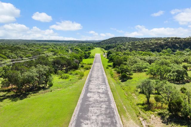 5055 Wayside DR, Wimberley, TX 78676