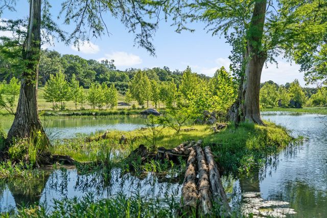 5055 Wayside DR, Wimberley, TX 78676