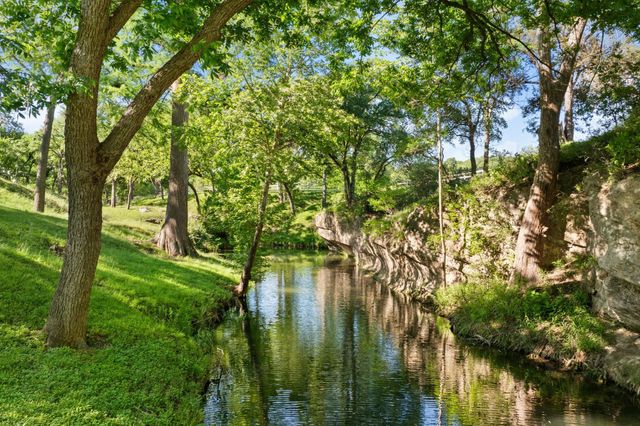 5055 Wayside DR, Wimberley, TX 78676
