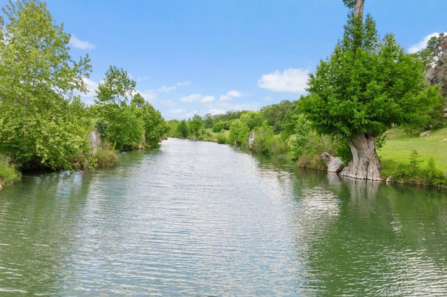 5055 Wayside DR, Wimberley, TX 78676