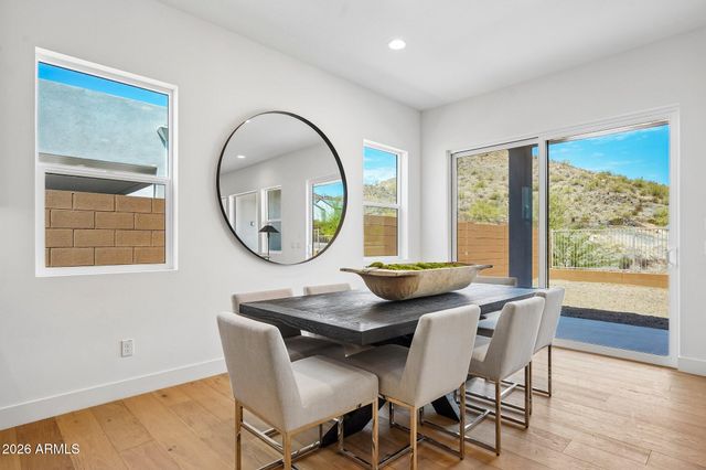 7312 W RUNNING DEER Trail, Peoria, AZ 85383