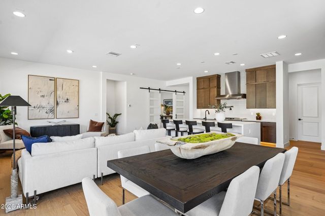 7312 W RUNNING DEER Trail, Peoria, AZ 85383