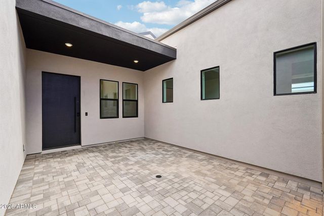 7312 W RUNNING DEER Trail, Peoria, AZ 85383