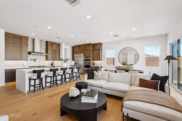 7312 W RUNNING DEER Trail, Peoria, AZ 85383