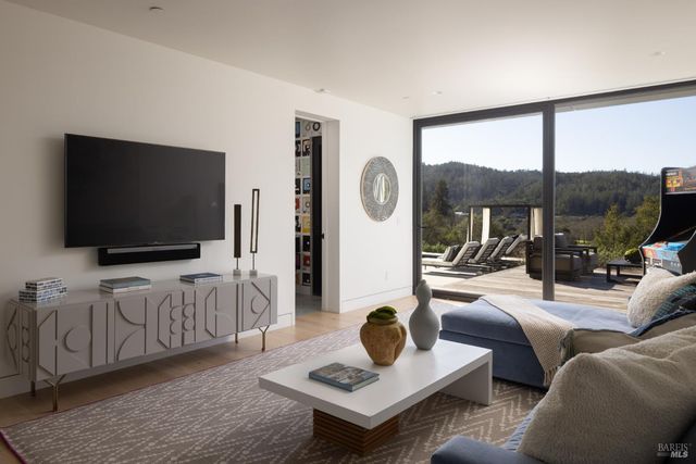 8495 Franz Valley School Rd, Calistoga, CA 94515